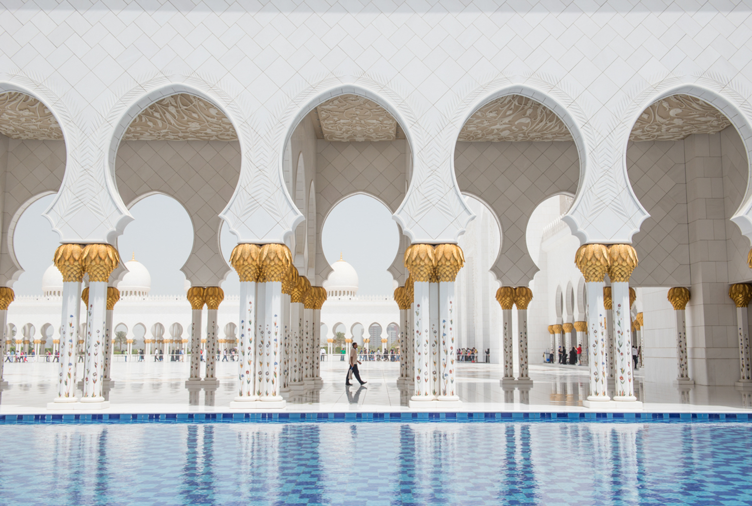 Sweeper - Sheikh Zayed Mosque - Abu Dhabi
